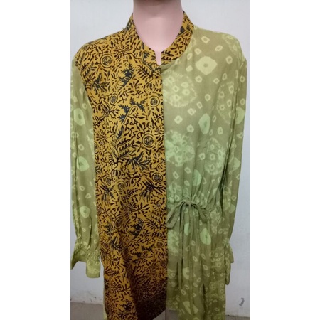 Atasan Blouse Jumputan Kombinasi Batik (S) - Gambar 2