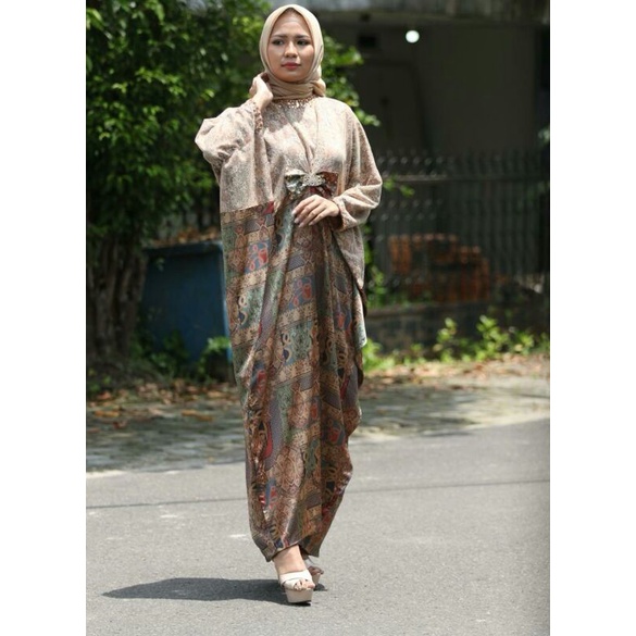 Kaftan Brukat Bunga - Gambar 3